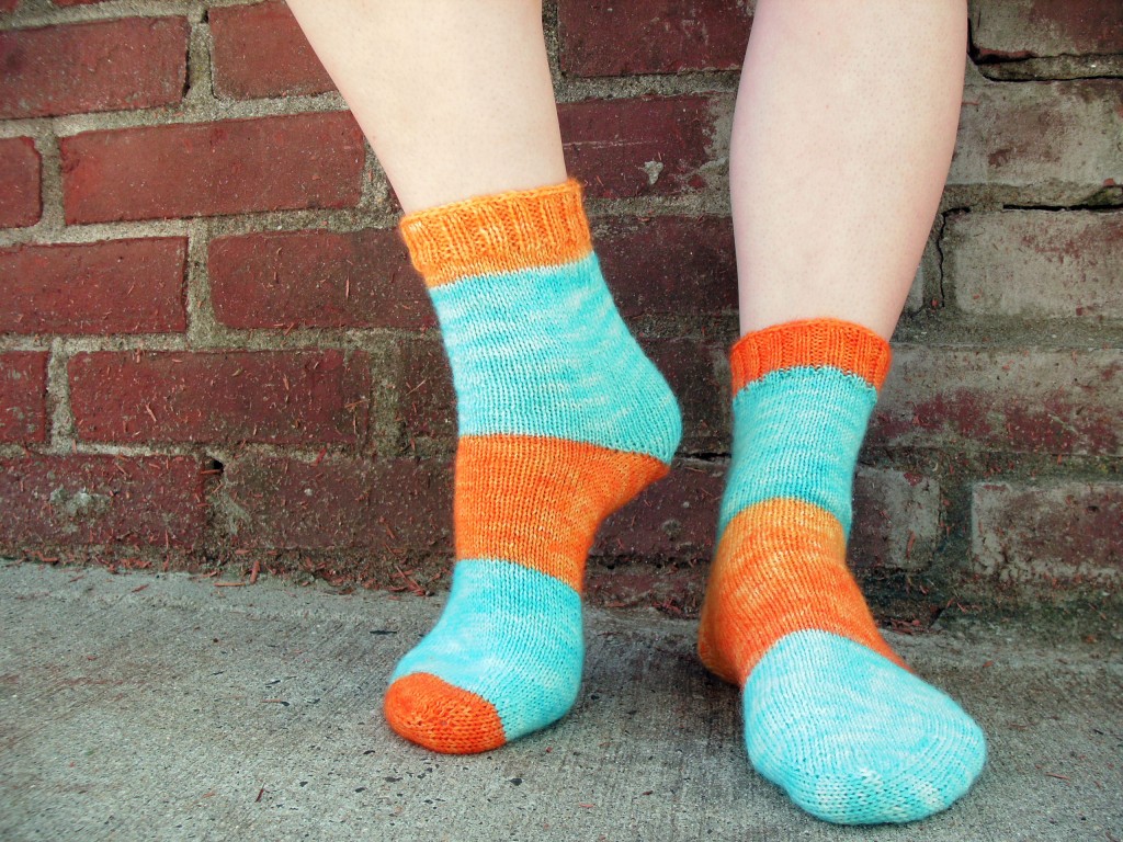Toe-Up socks knitting