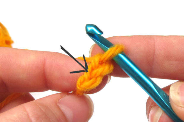 Easiest way to begin your amigurumi crochet! Try this technique: the Sloppy Slip Knot!