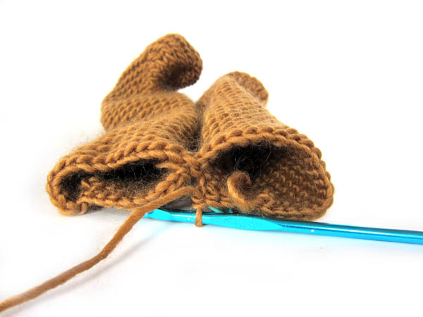 crocheting legs for doll